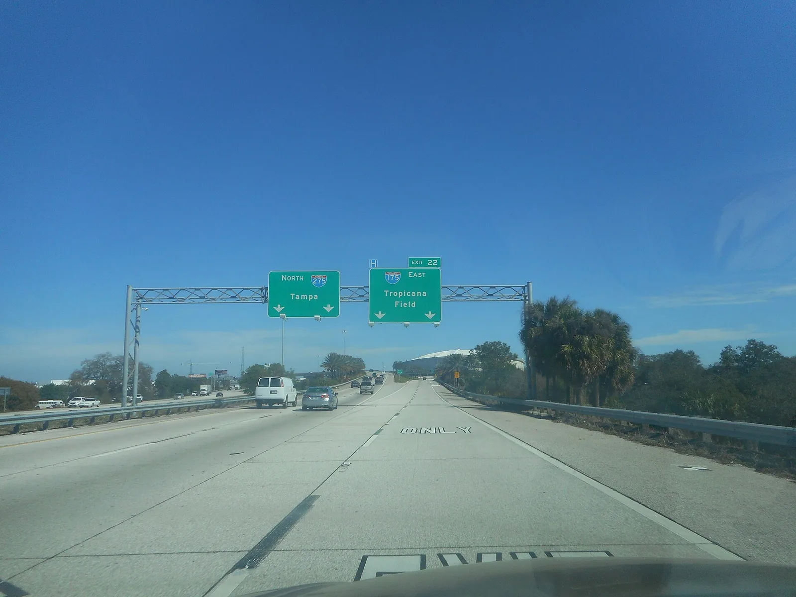 The northbound Interstate 275 off-ramp for Interstate 175 at Exit 22 in St. Petersburg.